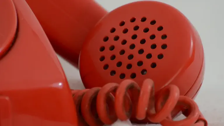 Alert RCB na telefonie: jak reagować i sprawdzić autentyczność