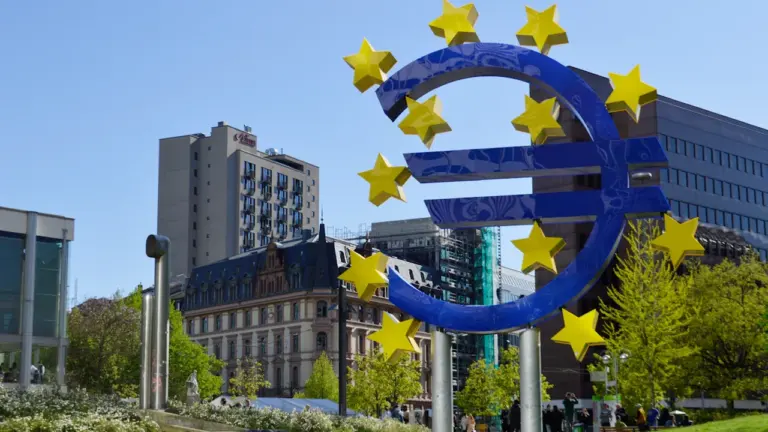 EBC obniży stopę 10 września? Skutki dla euro i kredytów
