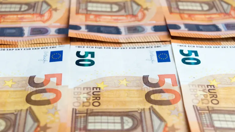 EBC zdecyduje 10 września. Stawką kurs euro i ceny importu