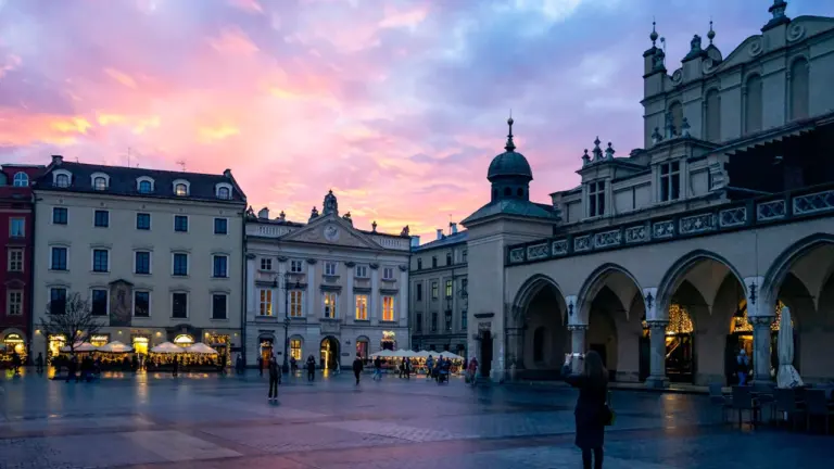 Kraków 15 sierpnia: dwa spokojne spacery na wieczór