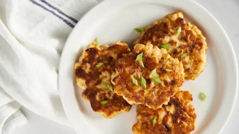 Pieczone placki z cukinii: zdrowa kolacja w 30 minut