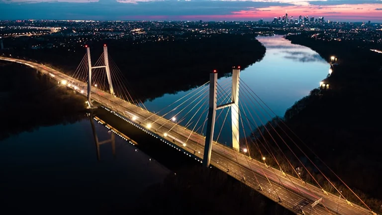Warszawa wieczorem 27 sierpnia: wydarzenie i bezpieczny powrót