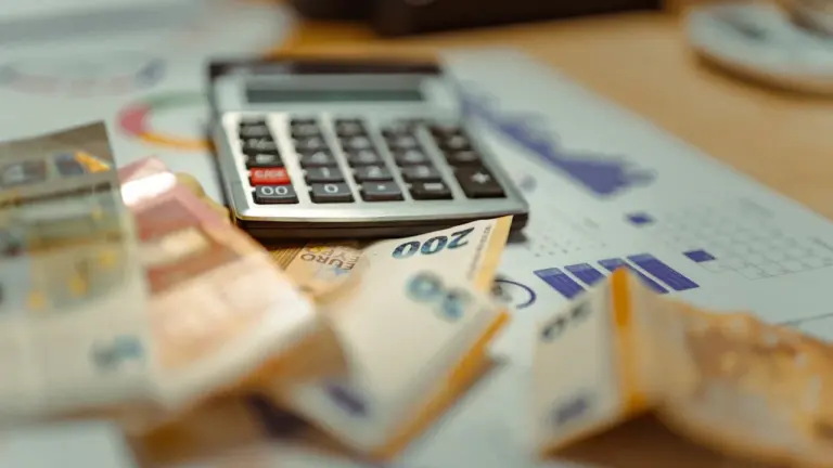 Budżet 2027 w Sejmie do 30 września. Stawką domowe finanse